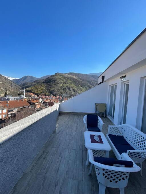 Апартаменты Penthouse With Castle View Призрен Экстерьер фото